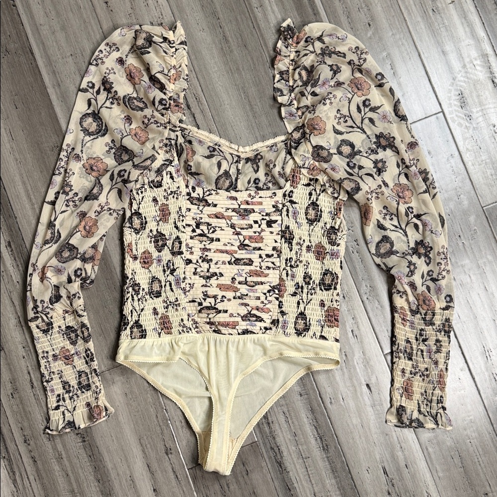 FREE PEOPLE BRUNCH DATE BODYSUIT IVORY FLORAL PUFF SLEEVE SMOCKED CORSET TOP NWT - Picture 7 of 12